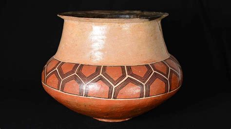 Ceramic Vessel with Geometric Designs! Exploring the Enigmatic Legacy of an Unknown Artist